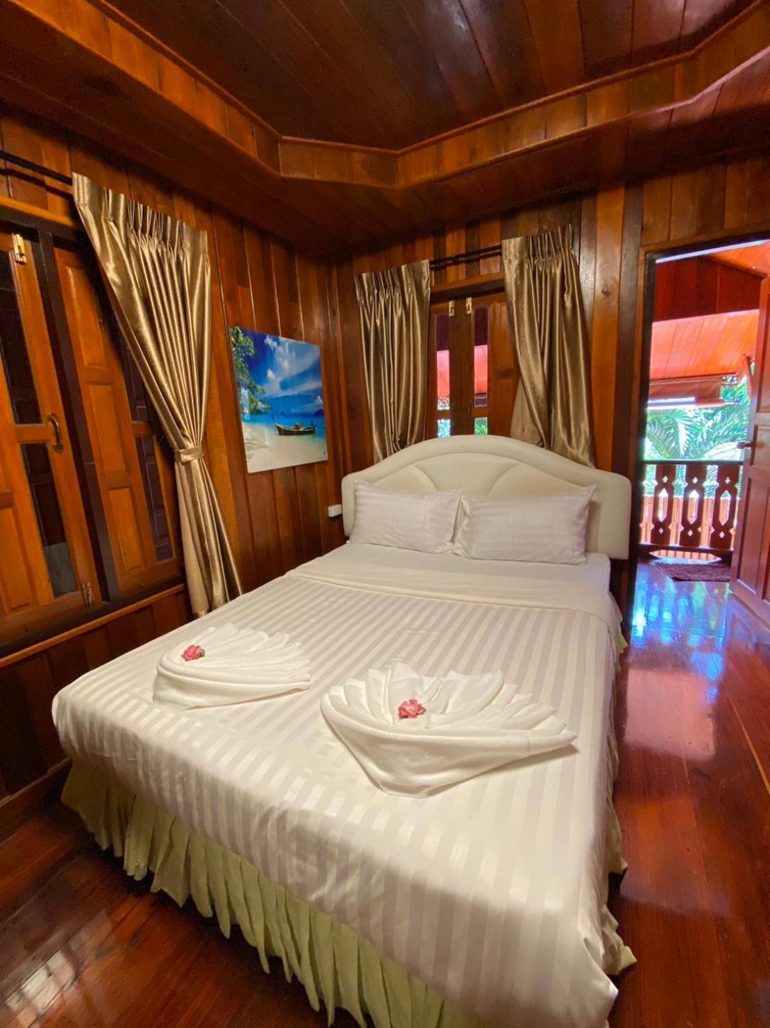 Ruan Mai Naiyang Beach Resort Nai Yang Beach Exterior foto