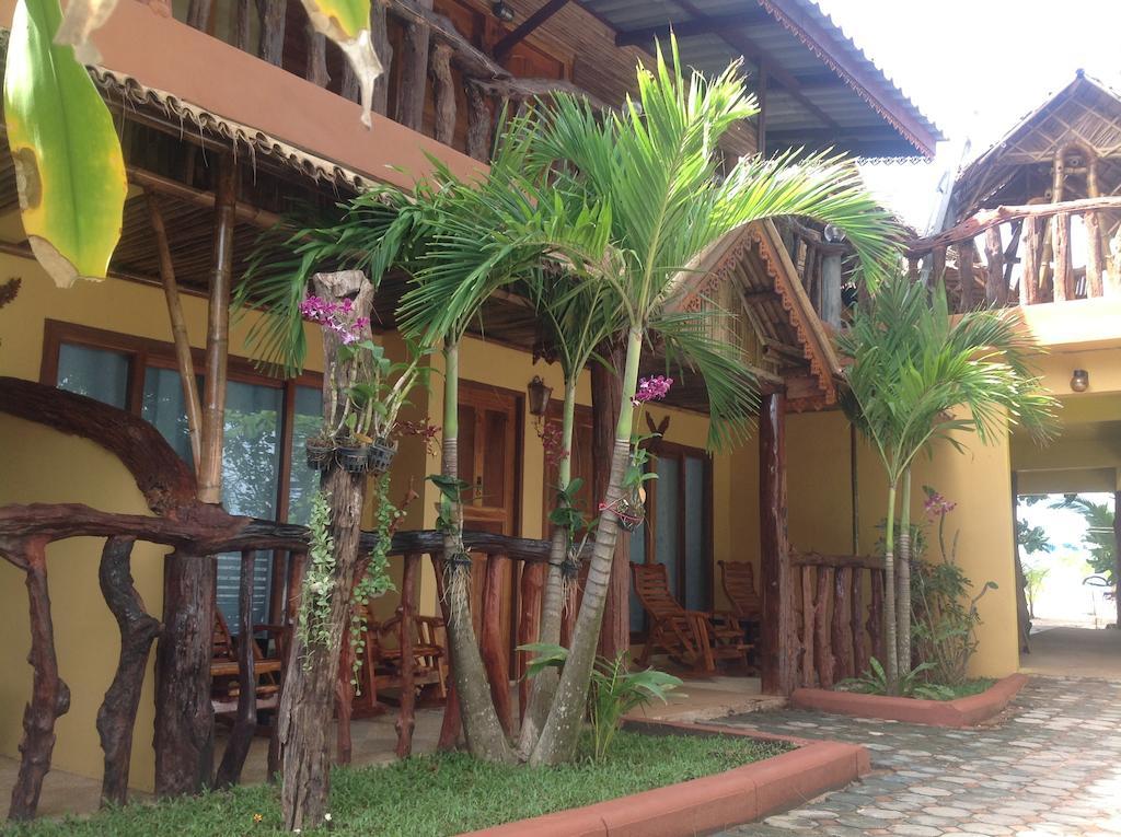 Ruan Mai Naiyang Beach Resort Nai Yang Beach Exterior foto